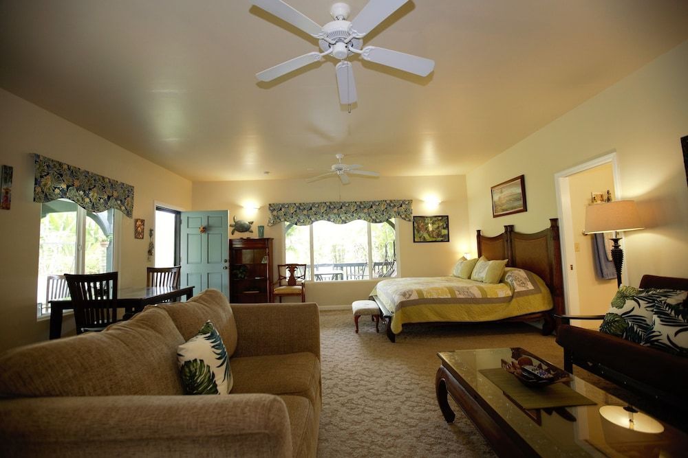Island Goode's - Luxury Adult Only Accommodation near Hilo 2