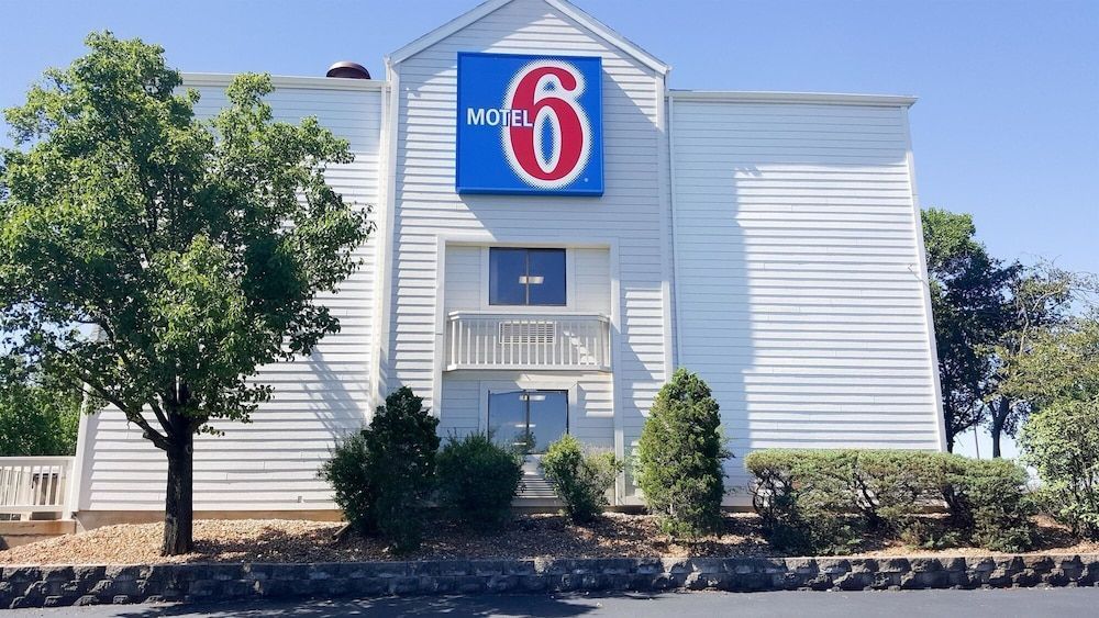 Motel 6-Maryland Heights, MO 1