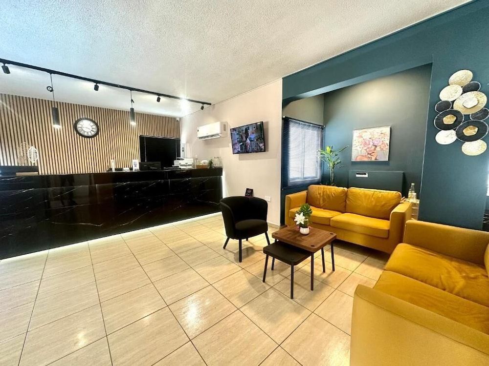 Sun Plaza Suites - Adults Only 2