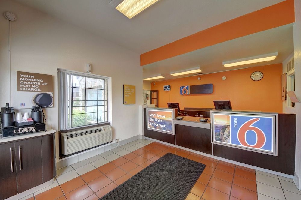 Motel 6-San Antonio, TX - Downtown - Market Square 2