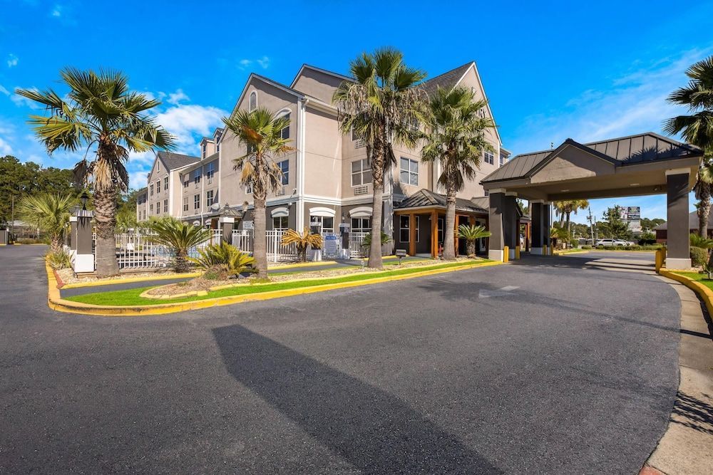 Country Inn & Suites by Radisson, Hinesville, GA 1