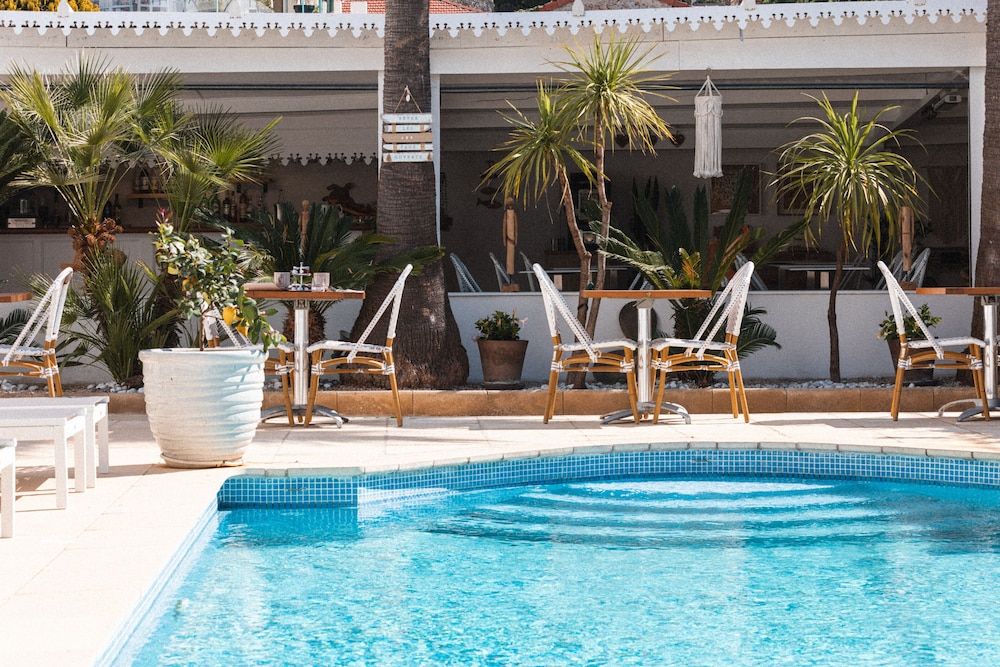 Hôtel La Villa Juan Beach 1