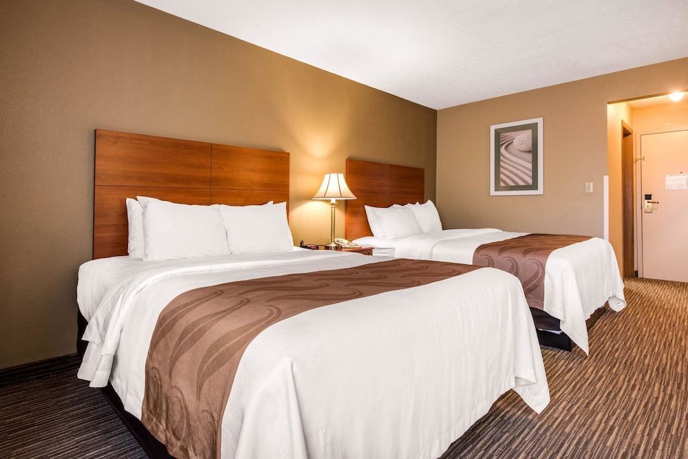 Quality Inn & Suites New Castle 2
