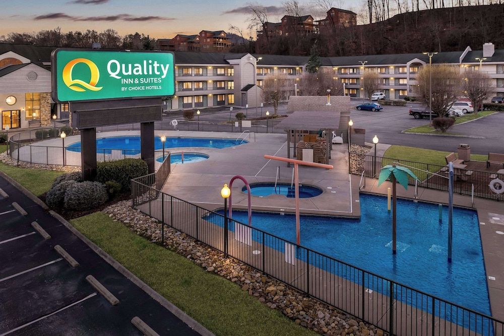Quality Inn & Suites at Dollywood Lane 1