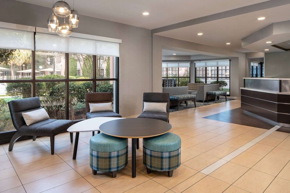 Sonesta ES Suites New Orleans Convention Center 2