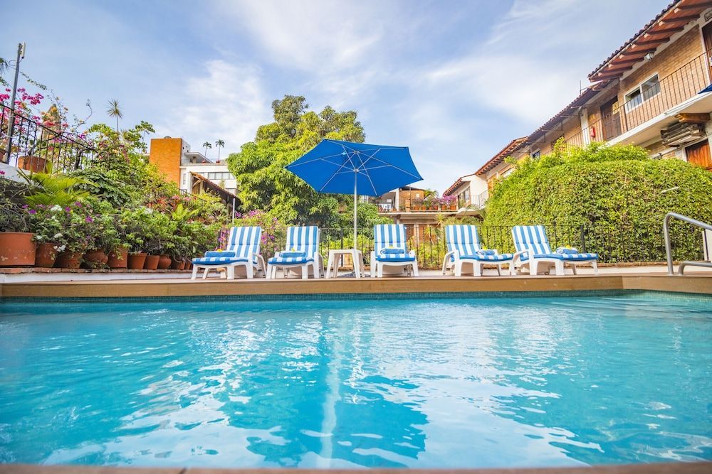 Hotel Posada De Roger - Near Los Muertos Beach 1