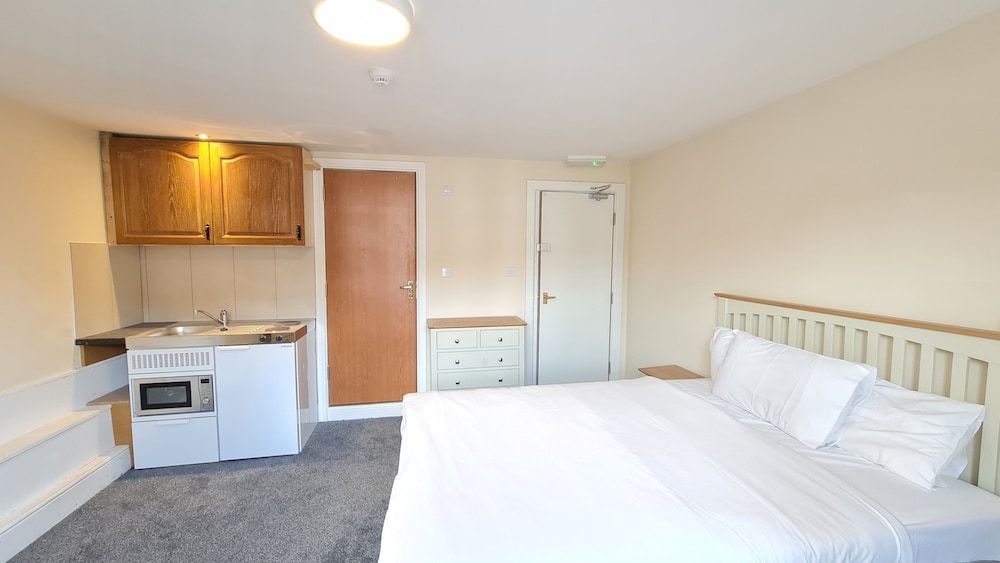 Grace Apartments - Living Rock 1