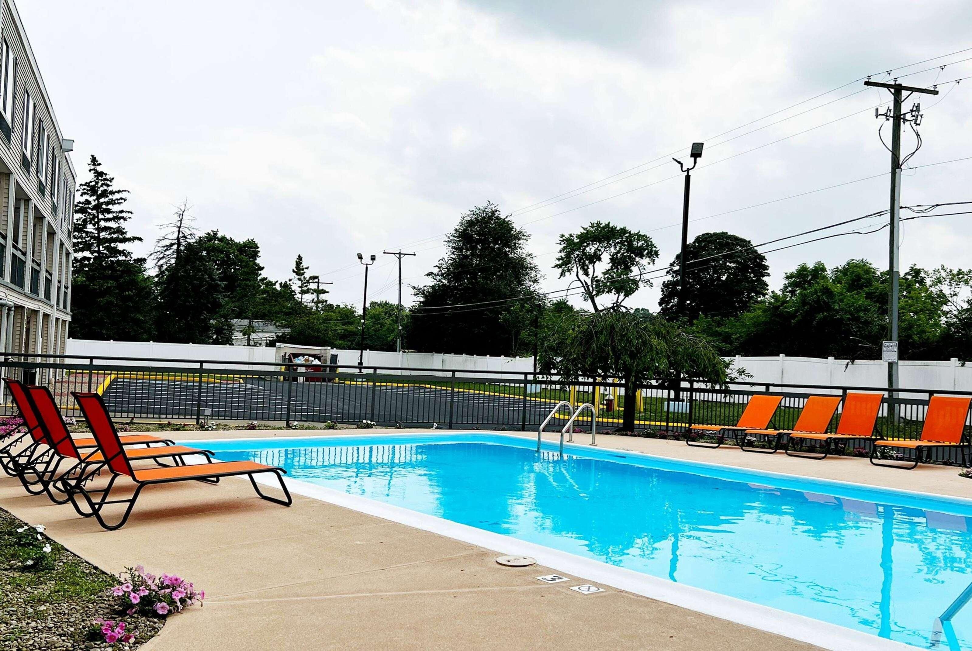 Baymont Inn & Suites by Wyndham Columbus near OSU 1