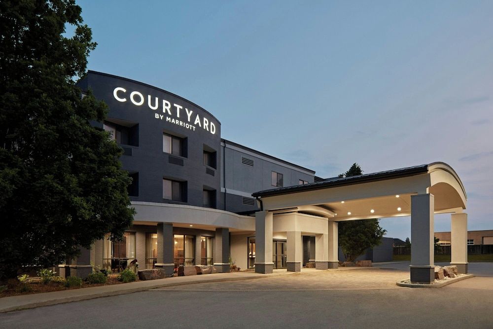 Courtyard by Marriott Hamilton 1