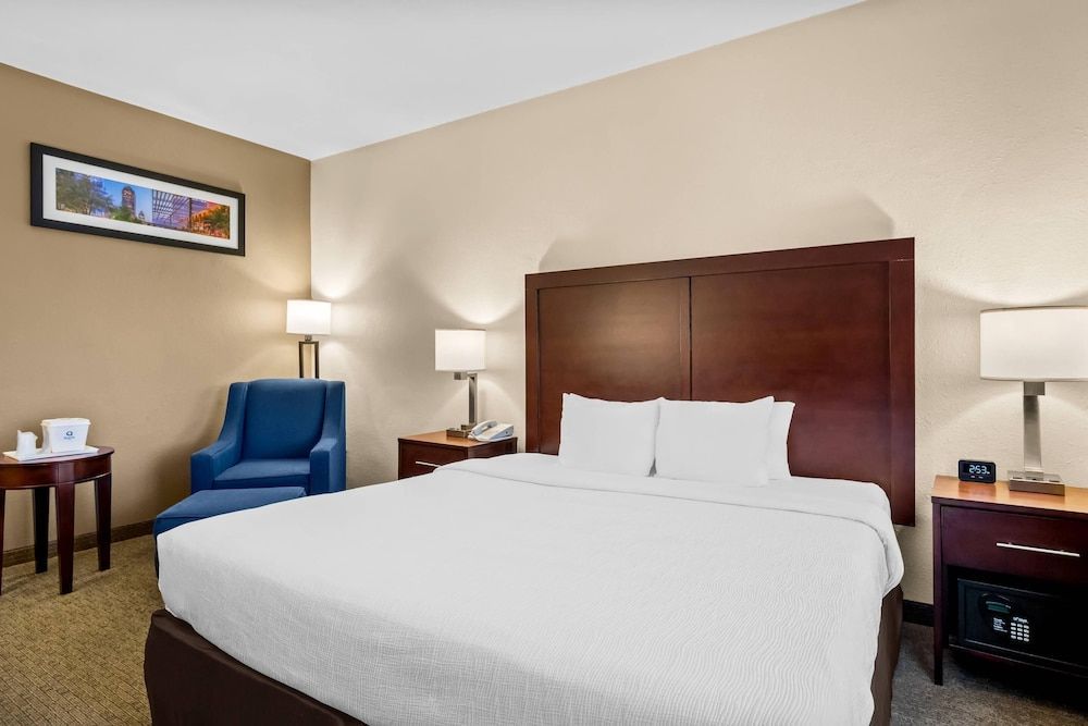 Quality Suites Irving-Las Colinas 1