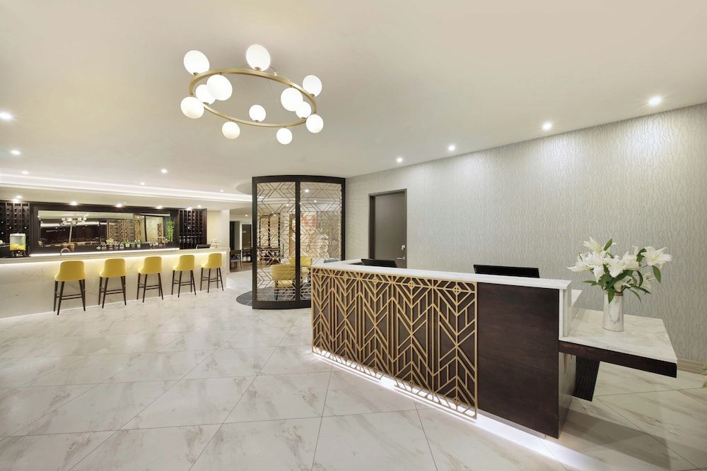 Swiss-Belhotel Napier 1