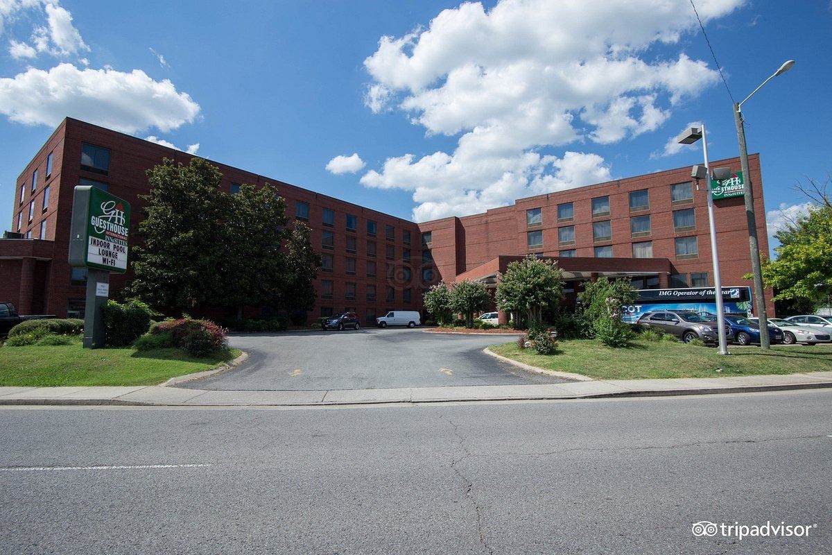 Ramada By Wyndham Nashville Music Valley 2