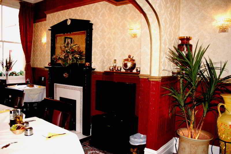 Ilfracombe House Hotel - near Cliffs Pavilion 2