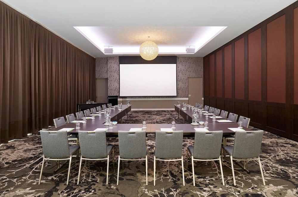 Holiday Inn WARWICK FARM by IHG 1