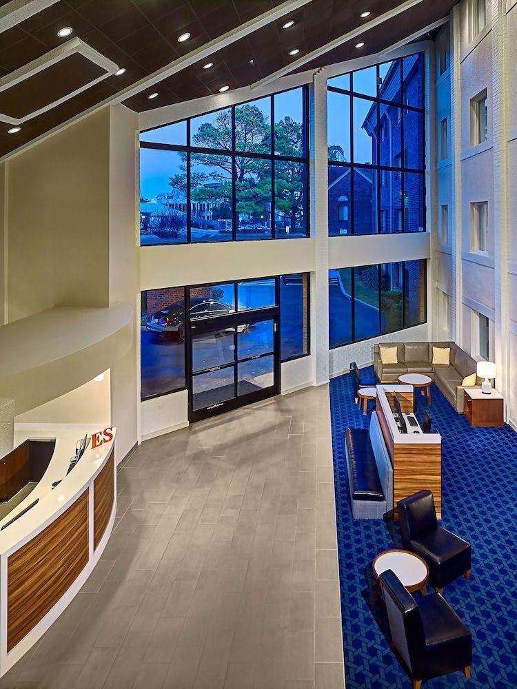 Sonesta Simply Suites Memphis East Poplar Pike ​ 2