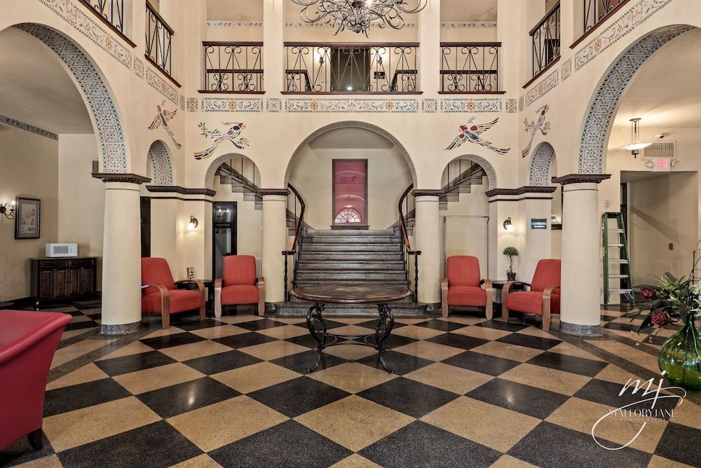 Hotel Seville 1