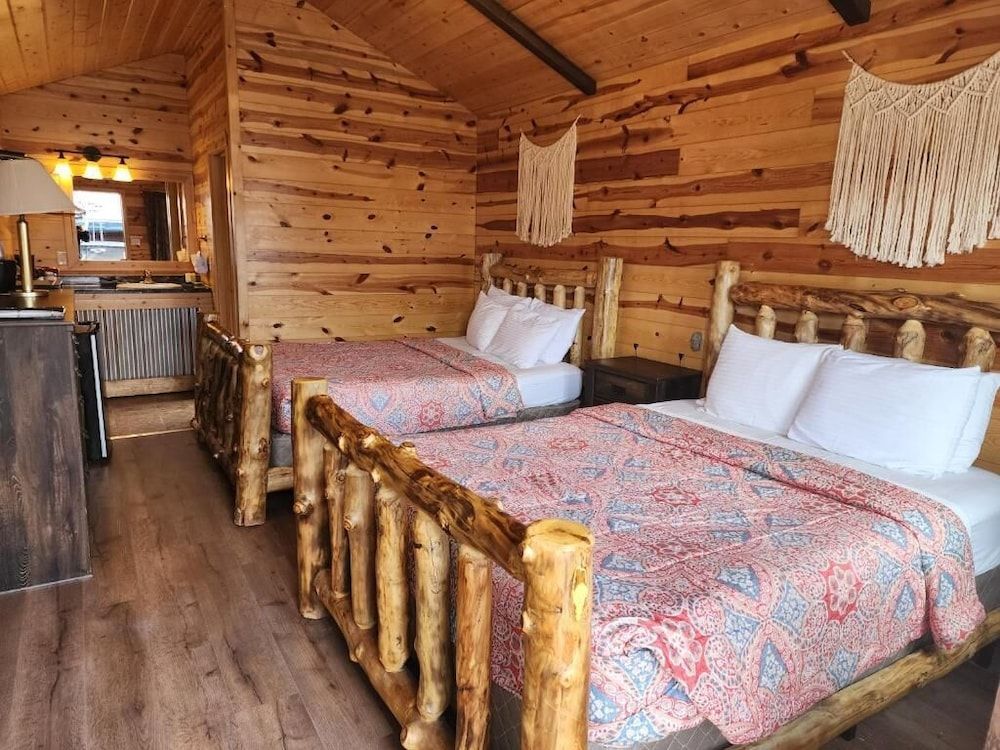 Bryce Valley Lodging 1
