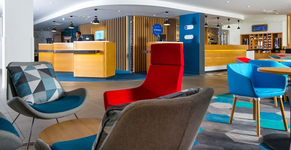 Holiday Inn Express LONDON - HAMMERSMITH by IHG 2