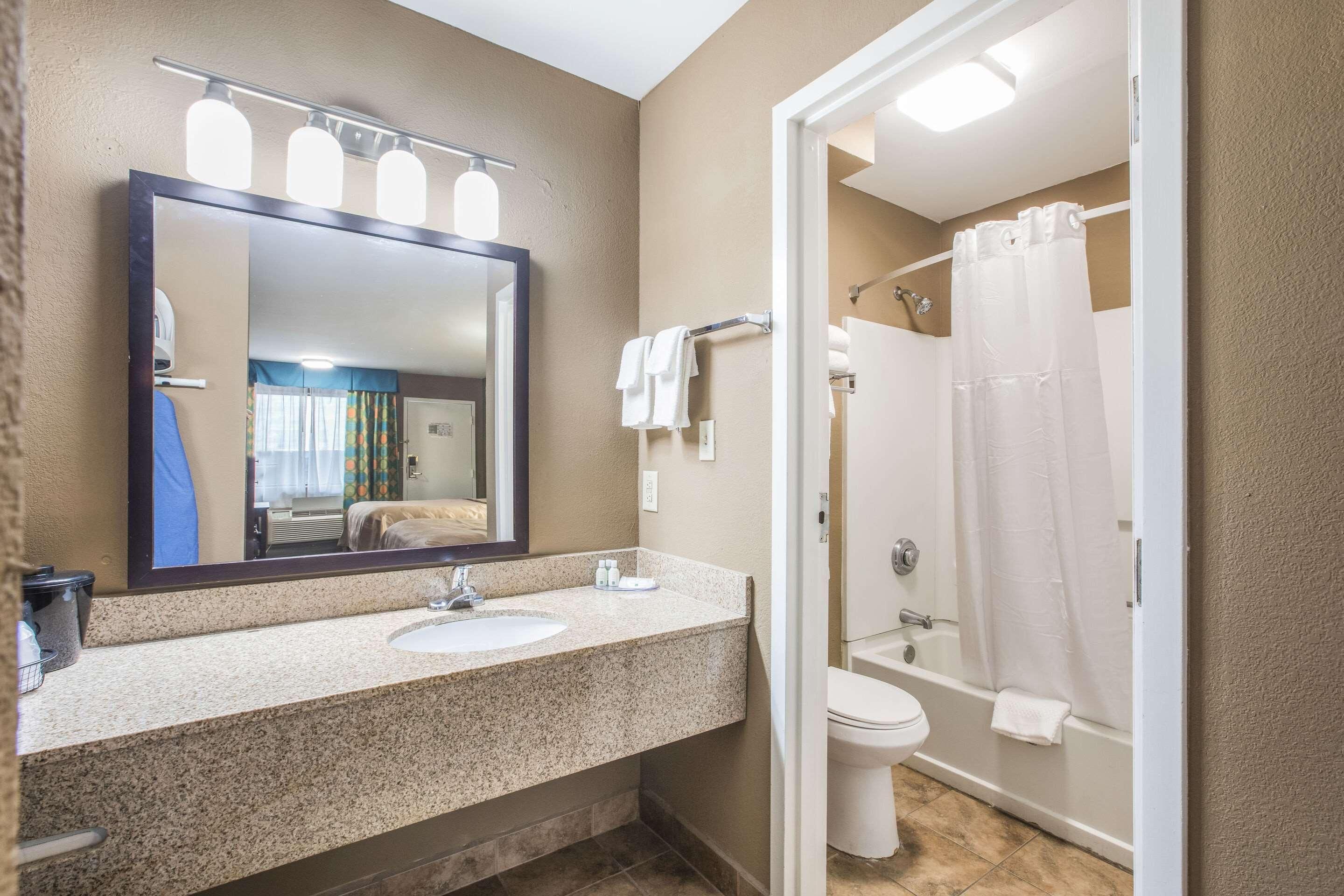 Quality Inn 1