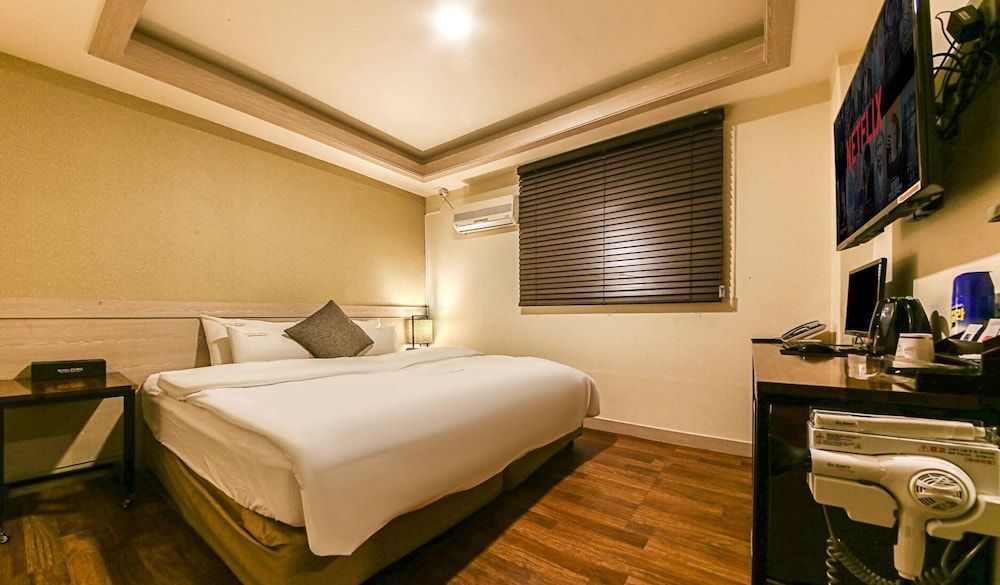 HOTEL JUNO 2