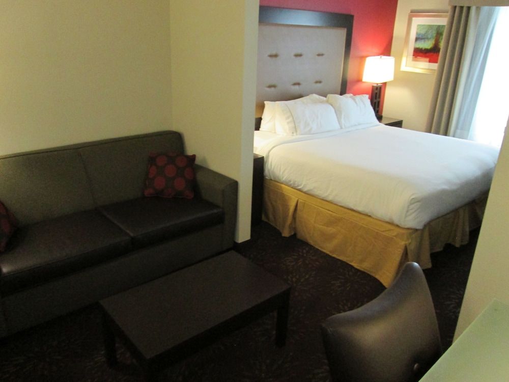 Holiday Inn Express CLOVERDALE (GREENCASTLE) by IHG 2