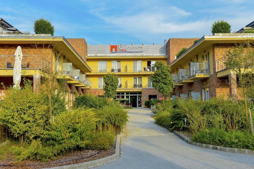 Royal Club Hotel 1