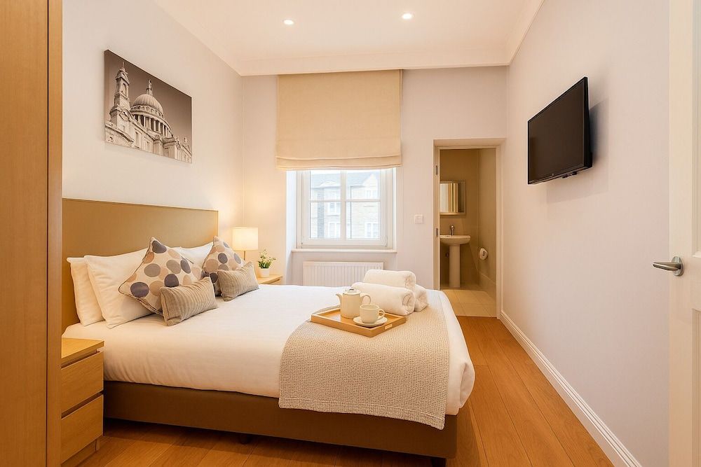 12 London Street Apartments 1