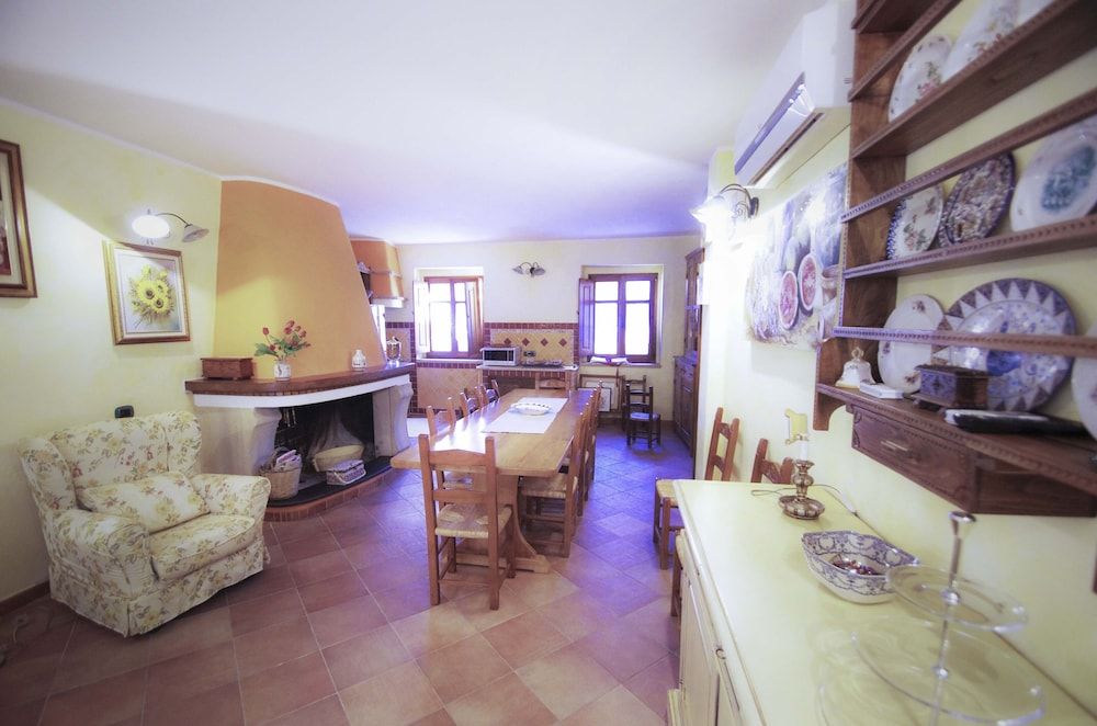 -- DeAjala B&B de Charme by Le Dimore del Borgo -- Antica e affascinante dimora nel cuore di Laconi - Colazione dei Centenari - Degustazioni - Natura Storia Spiritualità e tradizioni della Sardegna in 1