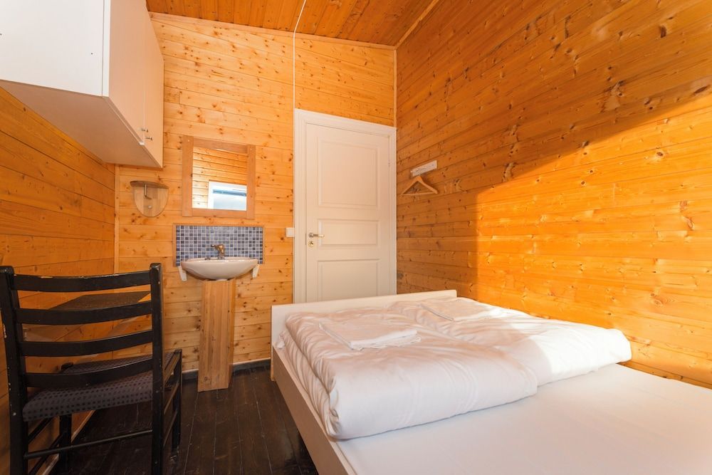 Astra Whale - Waterfront Boutique Hostel in Lofoten 1