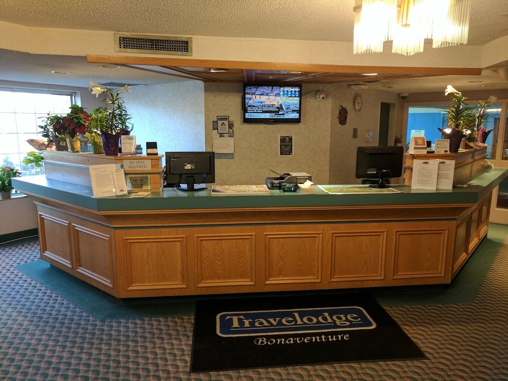 Travelodge by Wyndham Niagara Falls Lundys Lane 2