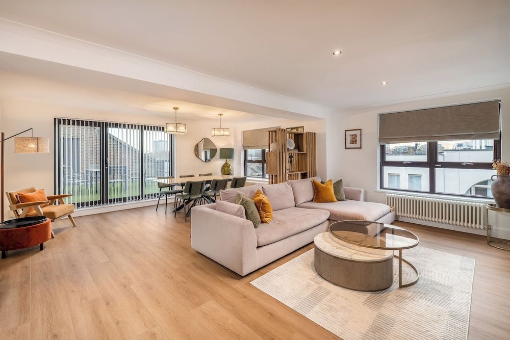 Monarch House - Serviced Apartments - Kensington 1