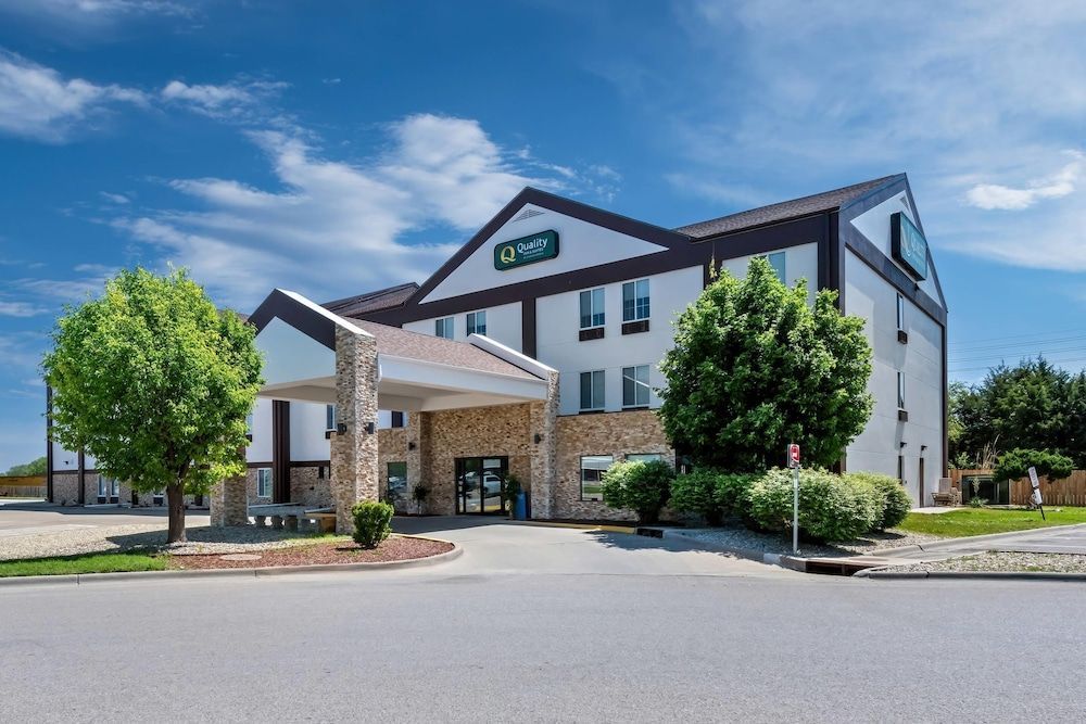 Quality Inn & Suites Manhattan 1