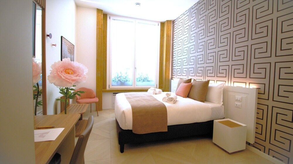 CHARME Flower Rooms 1