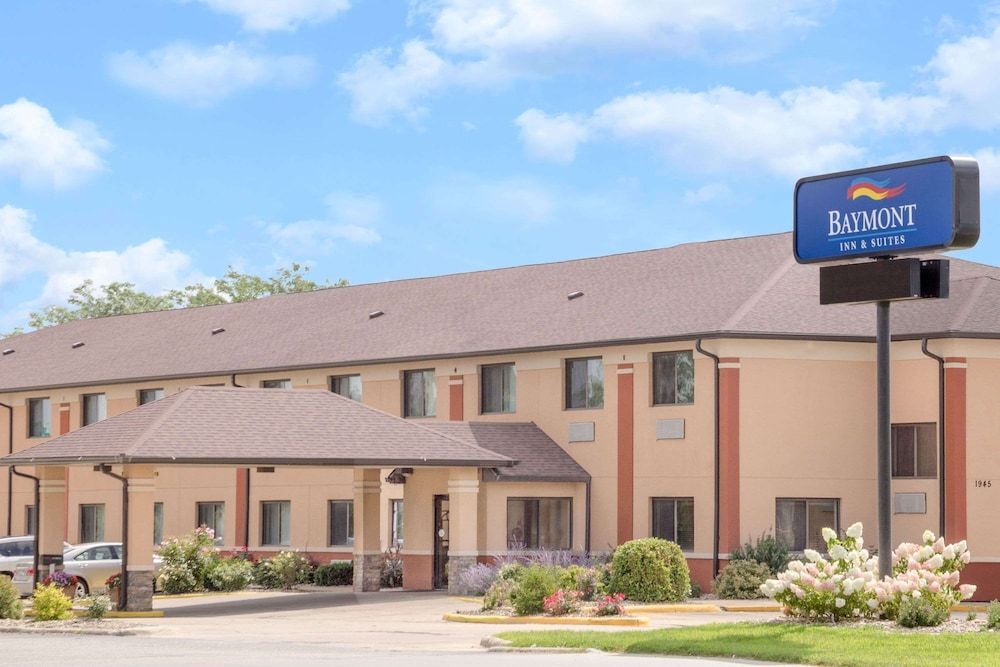 Baymont by Wyndham Waterloo 1