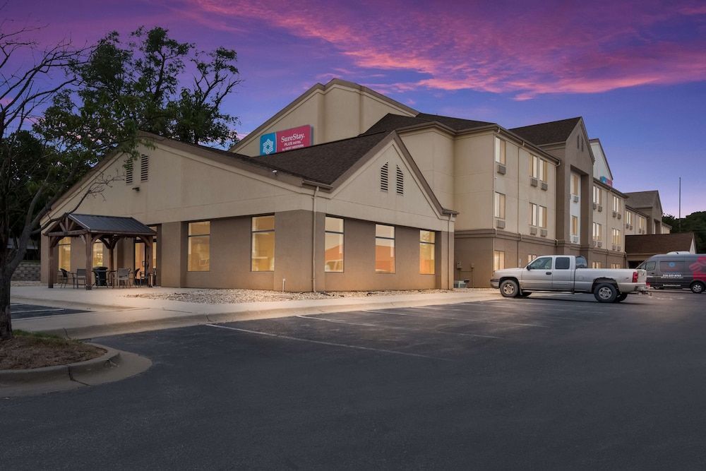 SureStay Plus Hotel by Best Western Coralville Iowa City 1