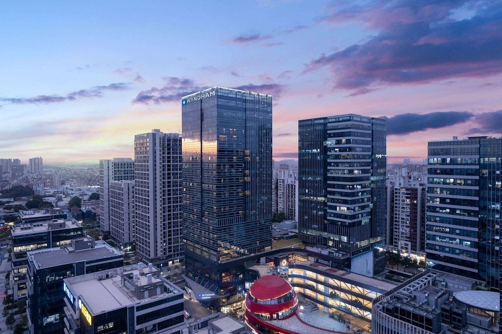 Wyndham Hotel Guangzhou Huangbian Metro Branch 1