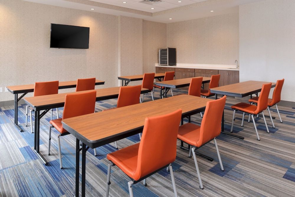 Holiday Inn Express & Suites TRINITY by IHG 1