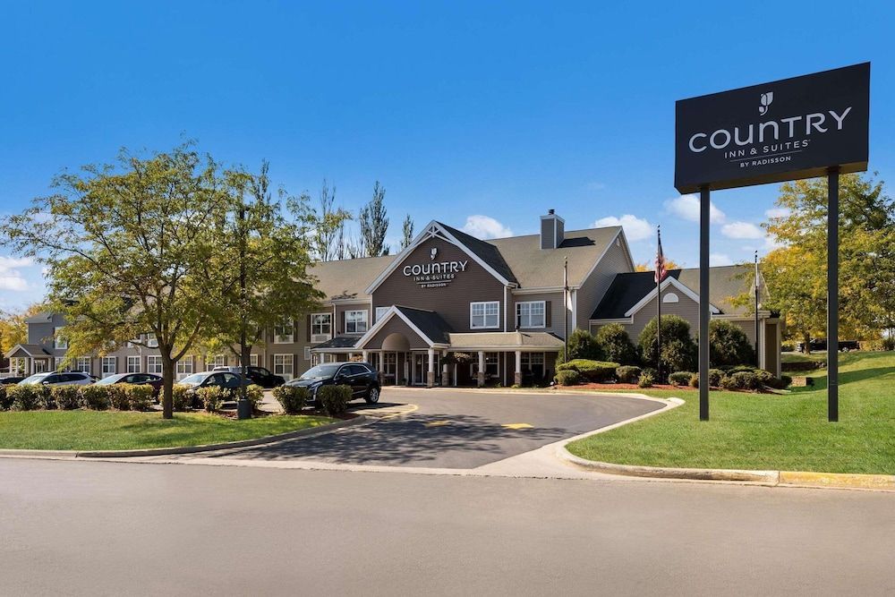 Country Inn & Suites by Radisson, Freeport, IL 1