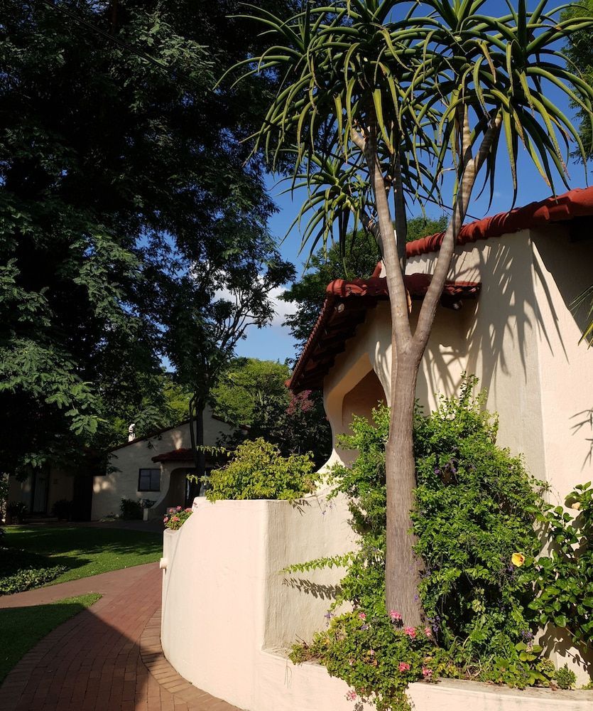 Villa Botanica Executive Guest House 1