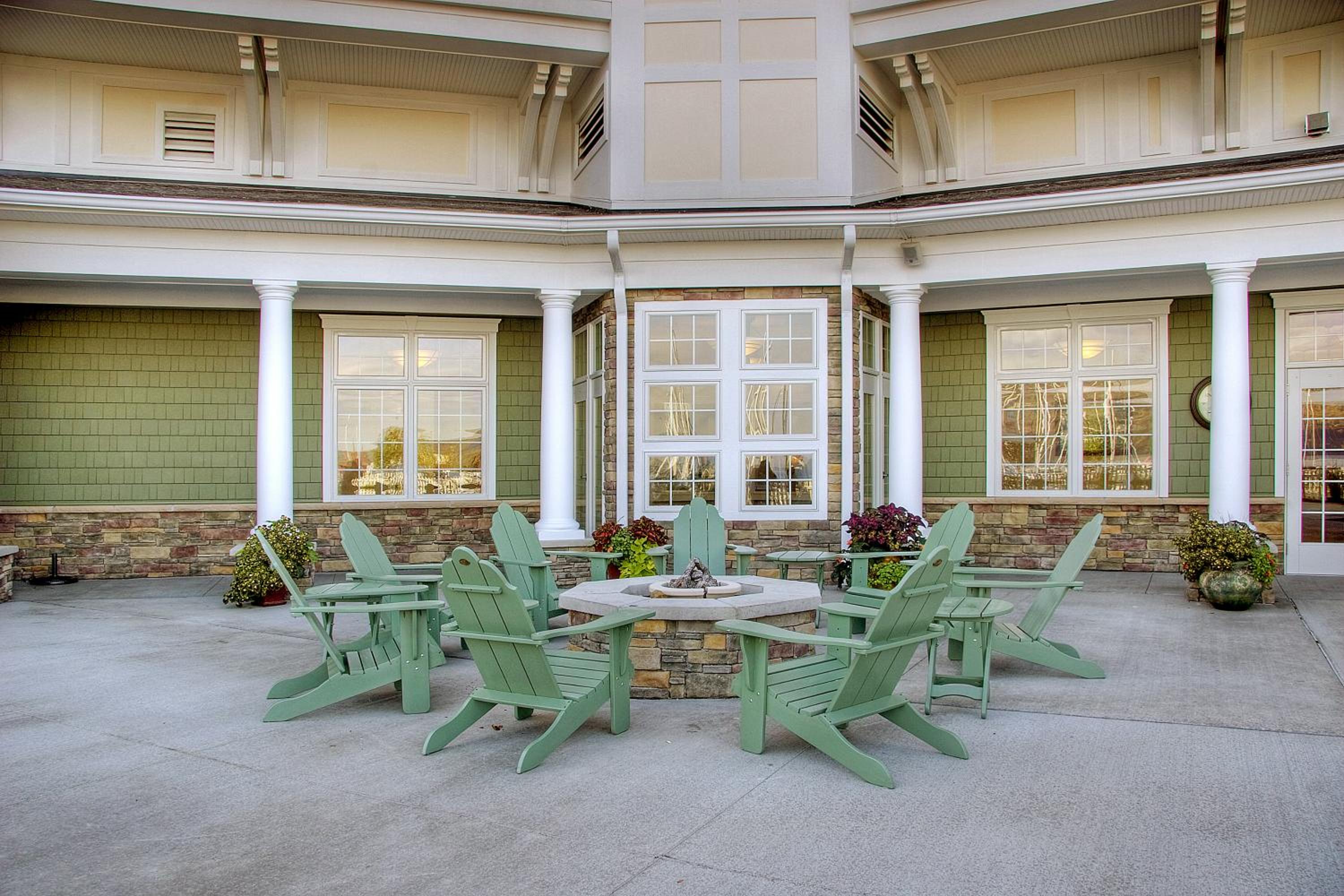 Watkins Glen Harbor Hotel 1