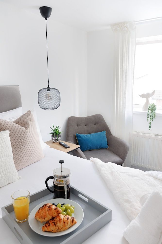 Central Plymouth 2Bed Apartment-Sleeps 4 2