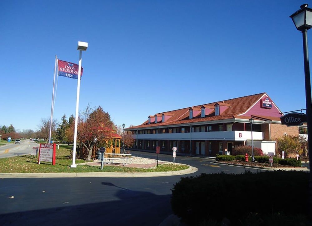 Indy Speedway Inn 1