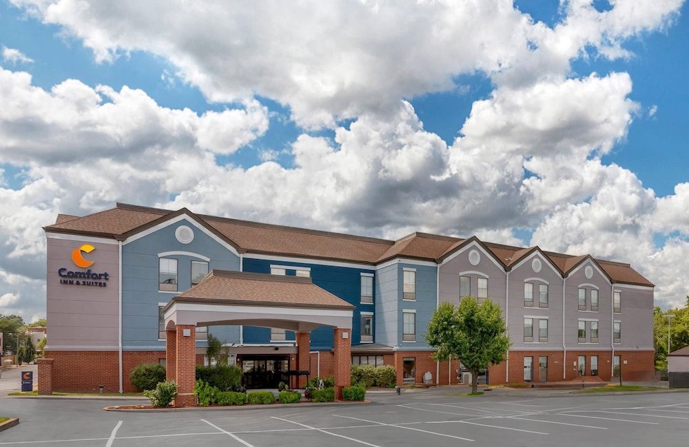 Comfort Inn & Suites Saint Louis Lafayette Square 1
