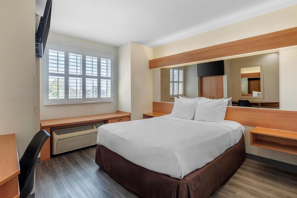 SureStay by Best Western Sacramento South Natomas 1