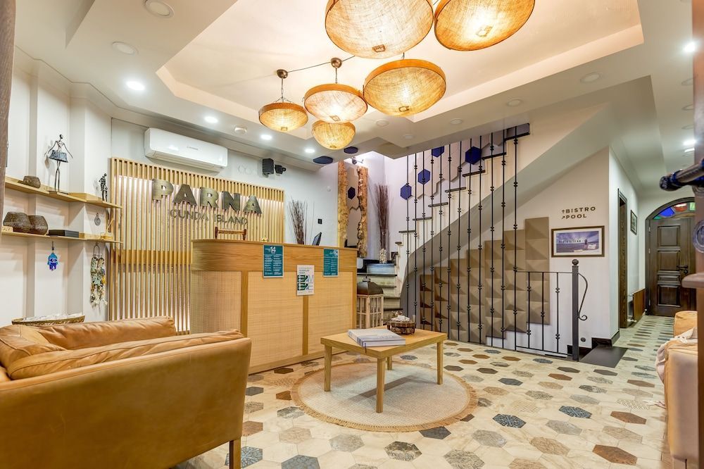 Parna Hotel 2