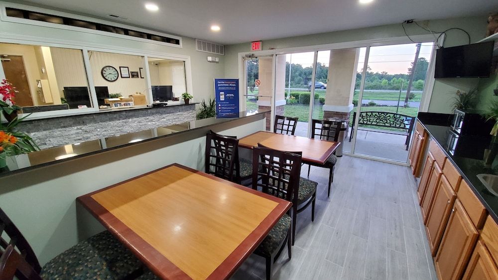 Stonewood Inn & Suites of Carrollton - Smithfield 1
