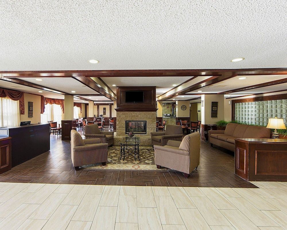 Quality Suites Addison-Dallas 2