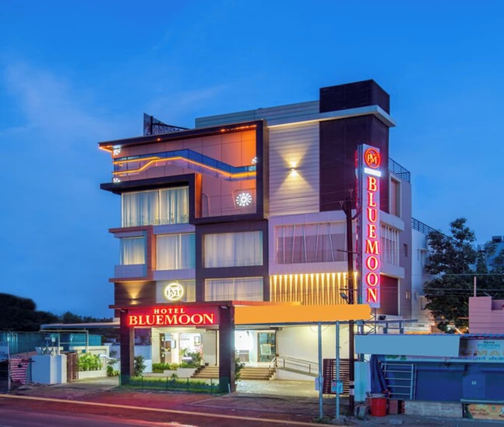 HOTEL BLUEMOON 1