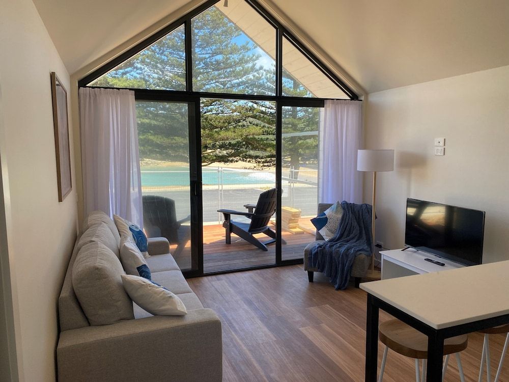 Southern Ocean Motor Inn 1