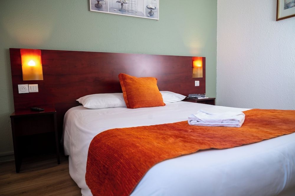 BRIT HOTEL Essentiel Villefranche-sur-Saône (Ex Balladins) ** 2